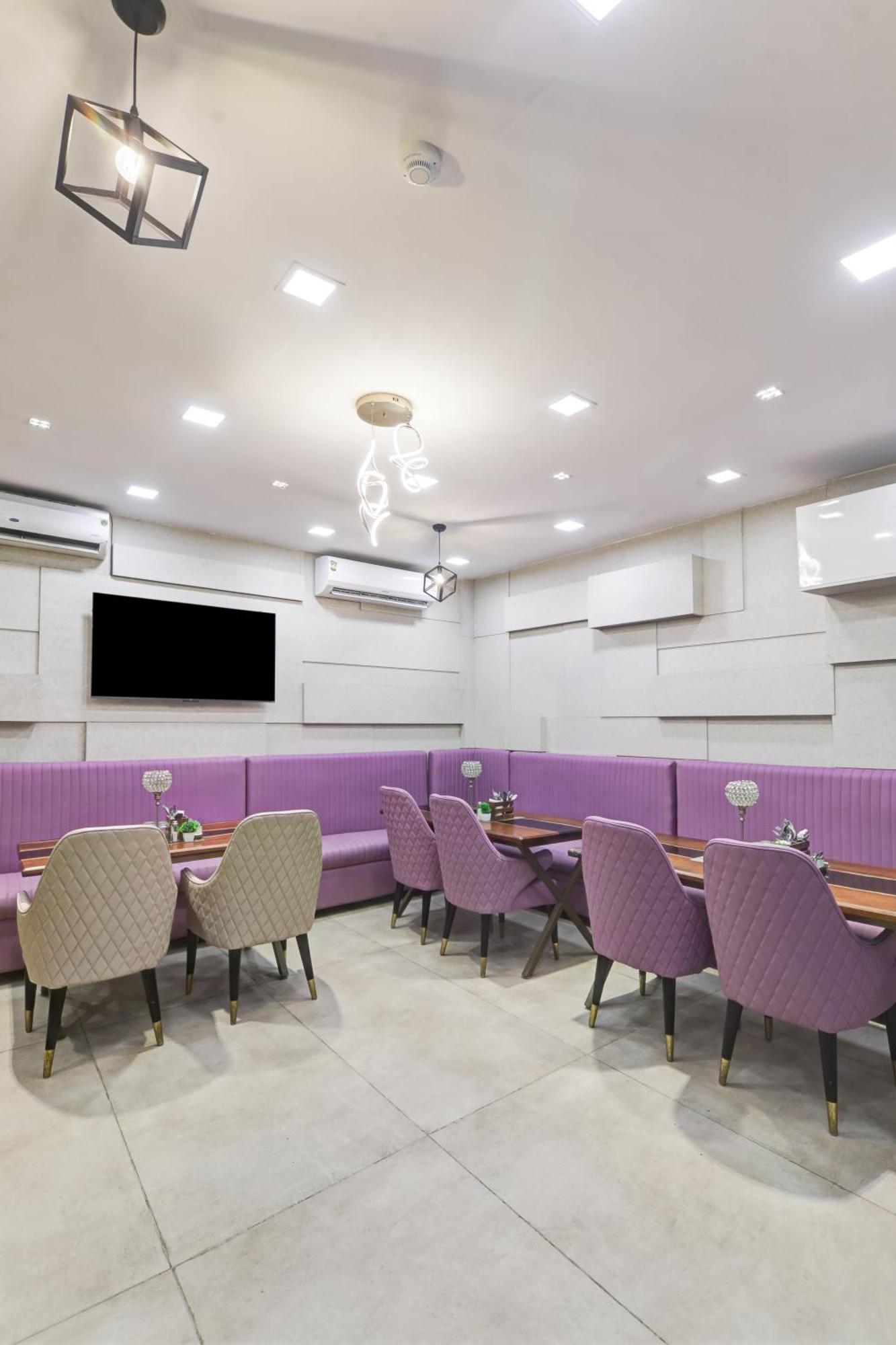 Status By Hotel The Emporio Ghaziabad Luaran gambar