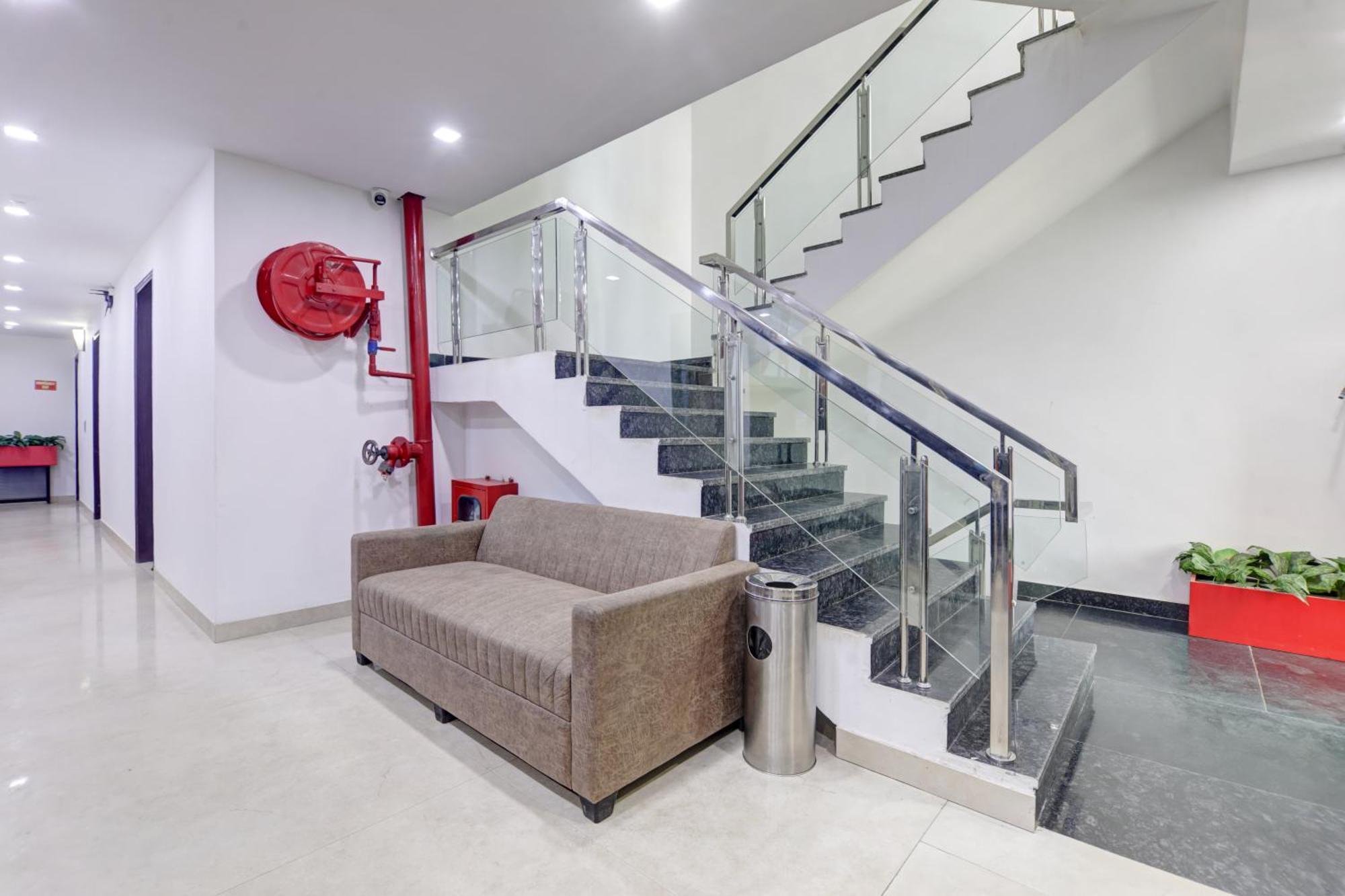 Status By Hotel The Emporio Ghaziabad Luaran gambar