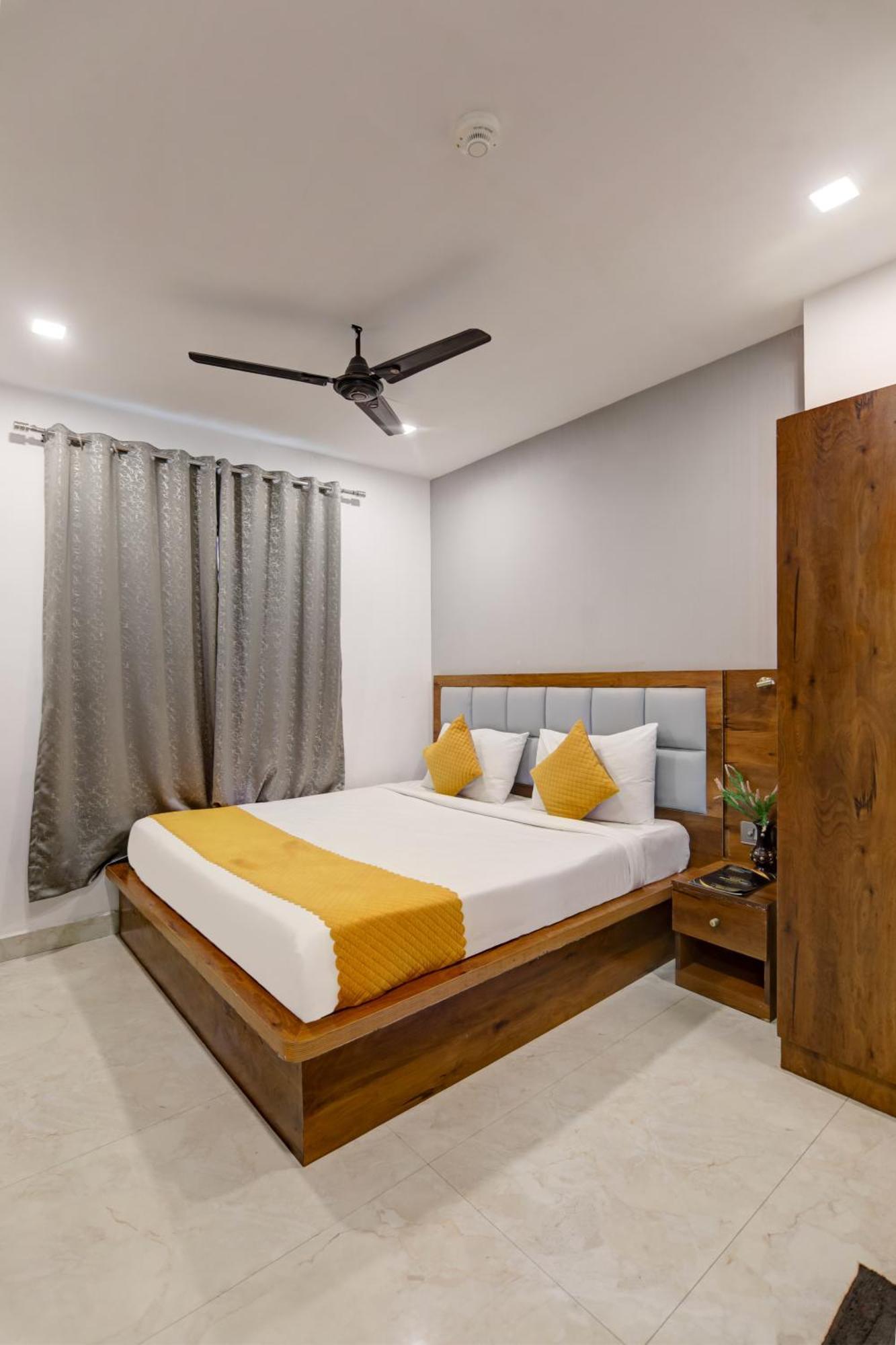 Status By Hotel The Emporio Ghaziabad Luaran gambar