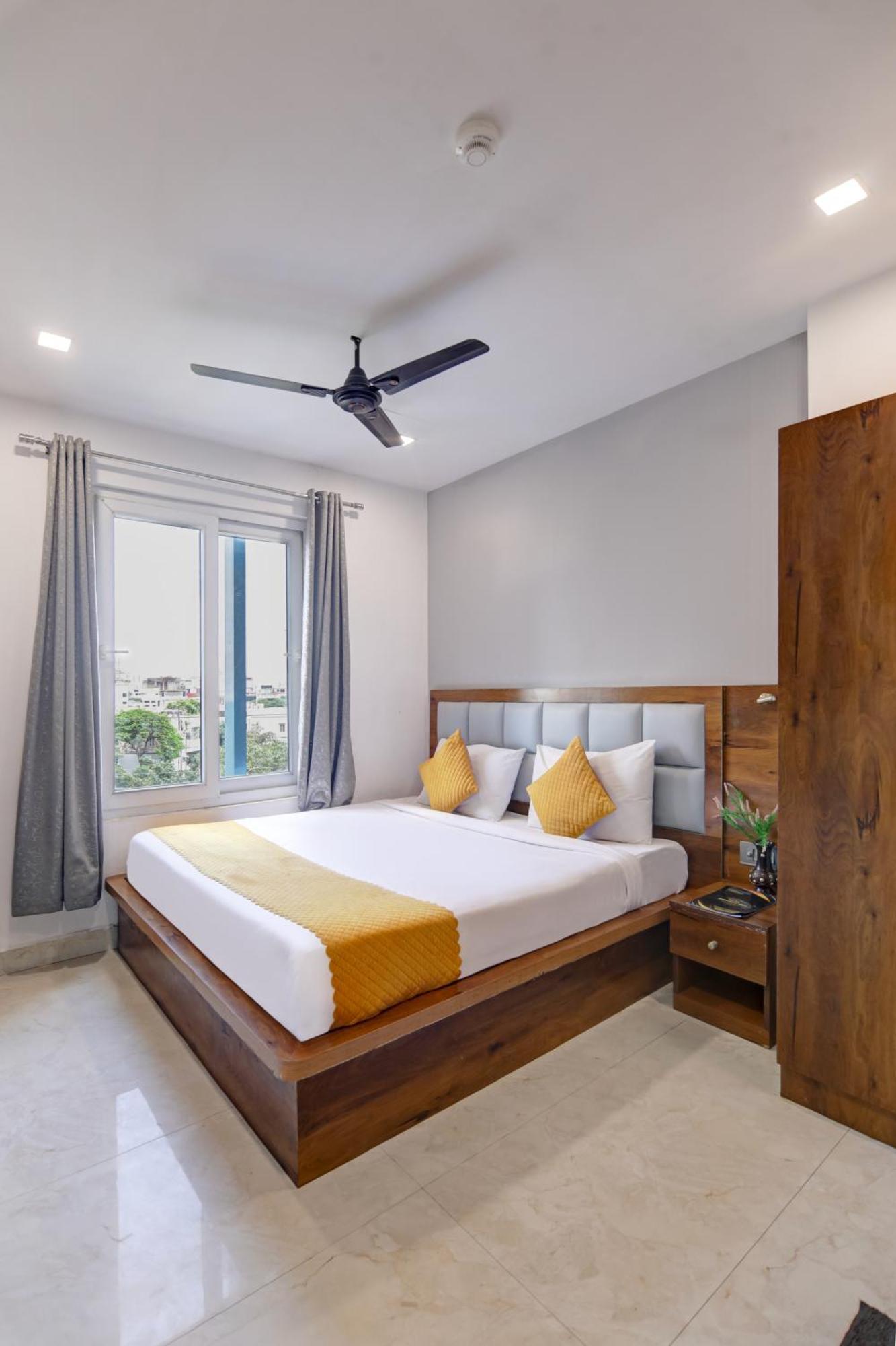 Status By Hotel The Emporio Ghaziabad Luaran gambar