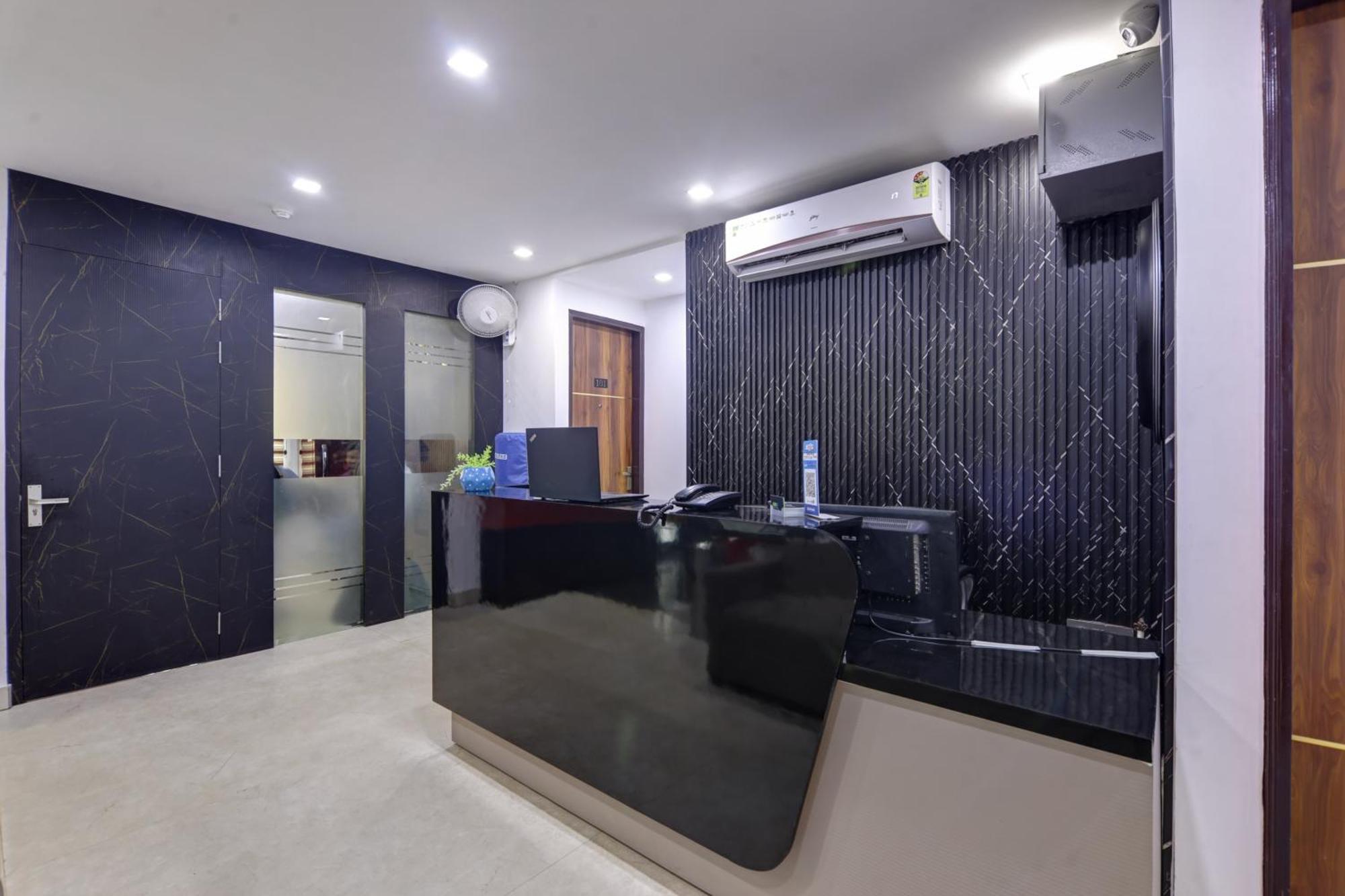 Status By Hotel The Emporio Ghaziabad Luaran gambar