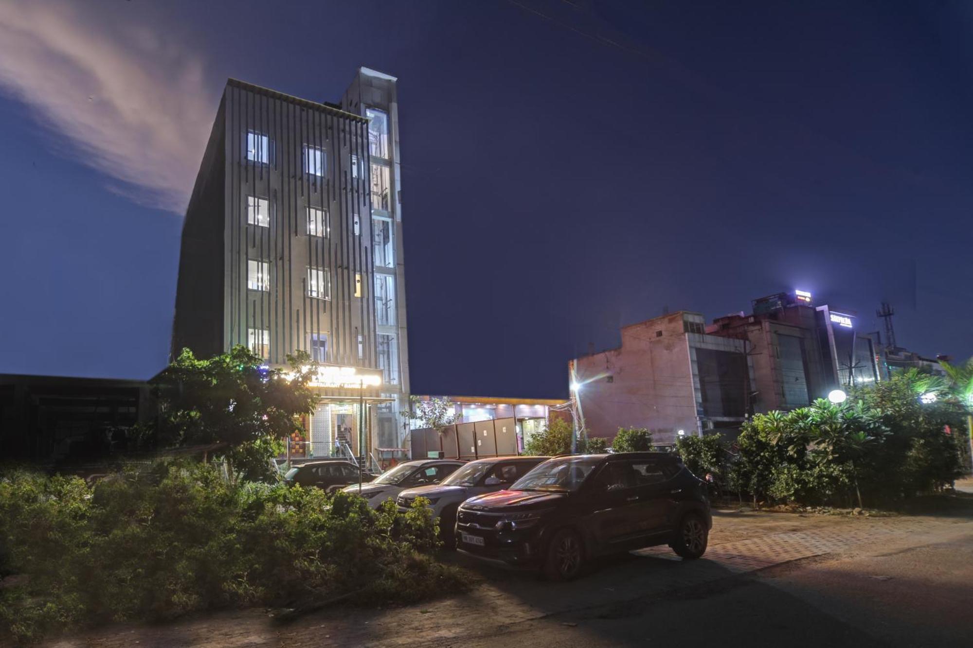 Status By Hotel The Emporio Ghaziabad Luaran gambar