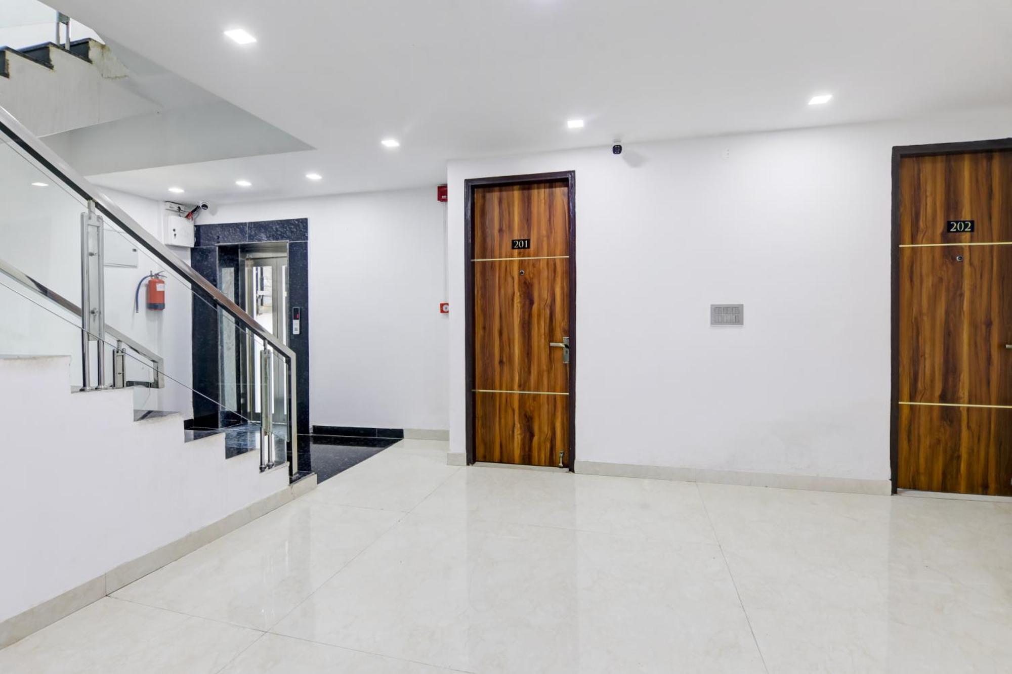 Status By Hotel The Emporio Ghaziabad Luaran gambar