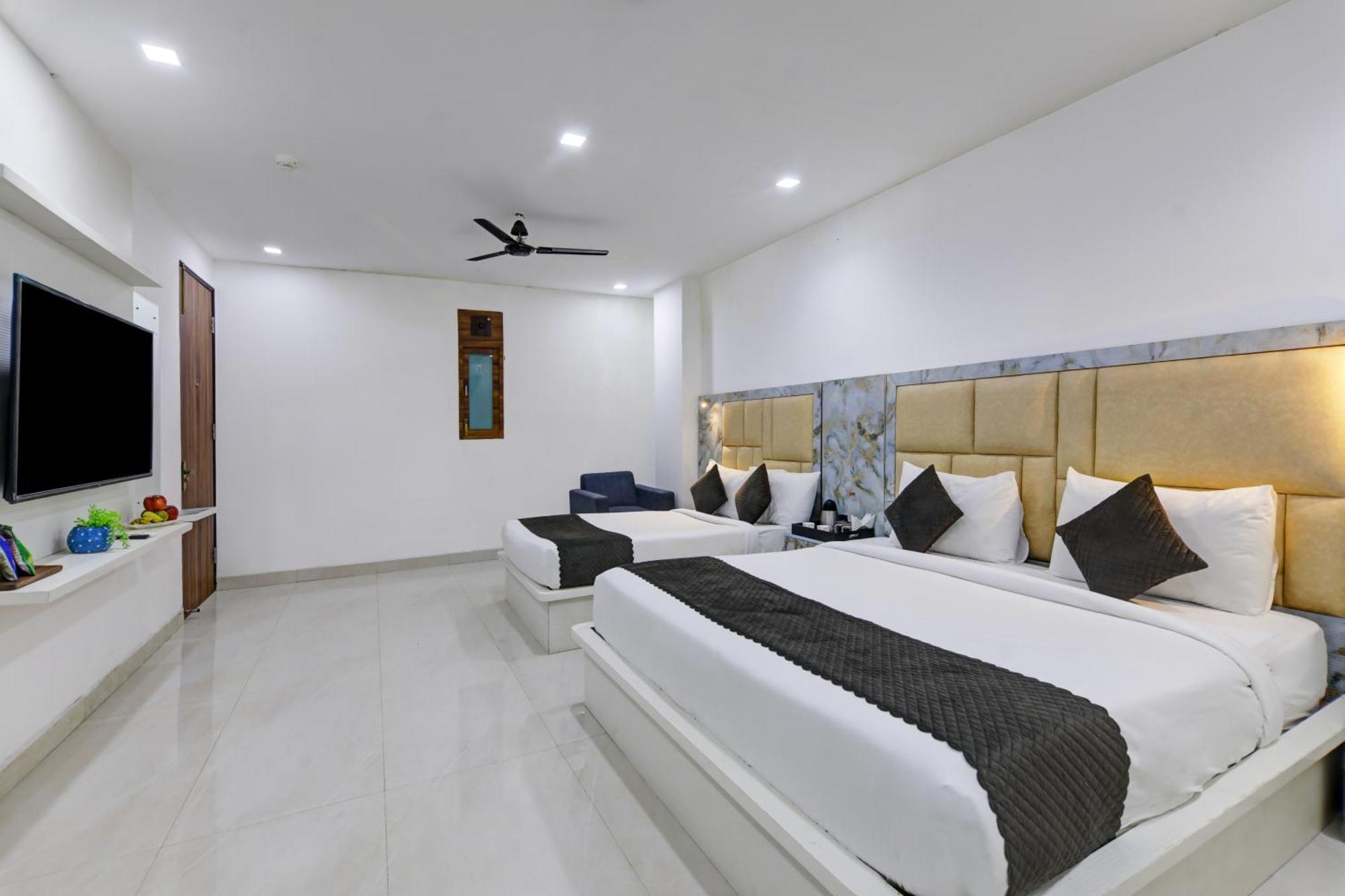 Status By Hotel The Emporio Ghaziabad Luaran gambar