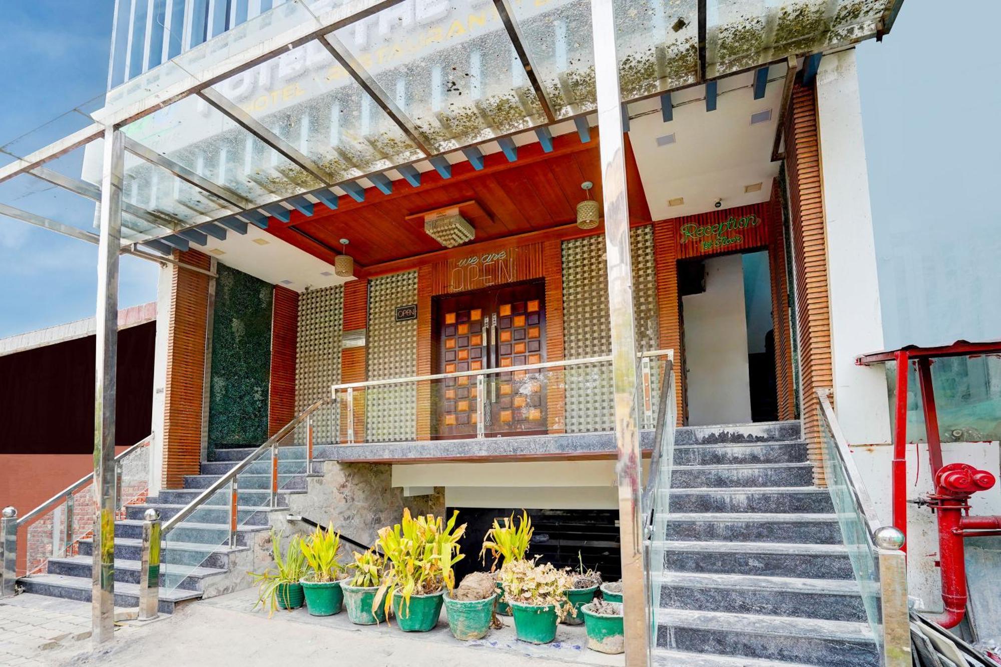 Status By Hotel The Emporio Ghaziabad Luaran gambar